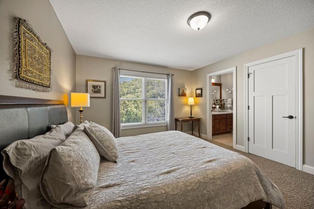 2020 Edgewood Court, Chanhassen, MN 55317