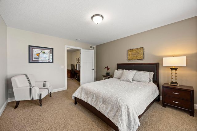 2020 Edgewood Court, Chanhassen, MN 55317
