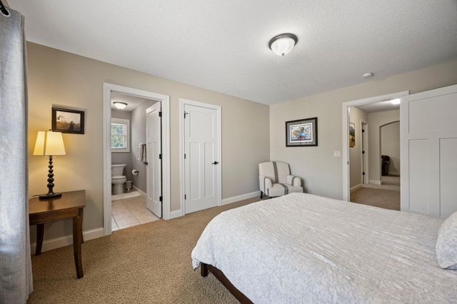2020 Edgewood Court, Chanhassen, MN 55317