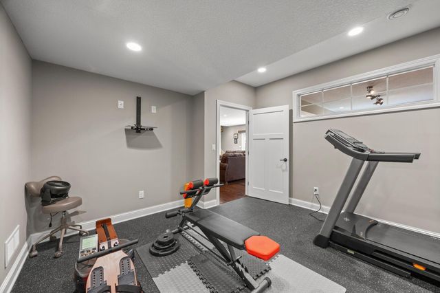 2020 Edgewood Court, Chanhassen, MN 55317