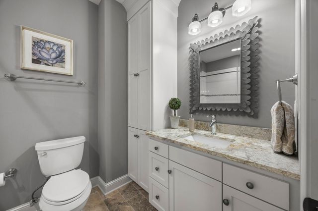 2020 Edgewood Court, Chanhassen, MN 55317