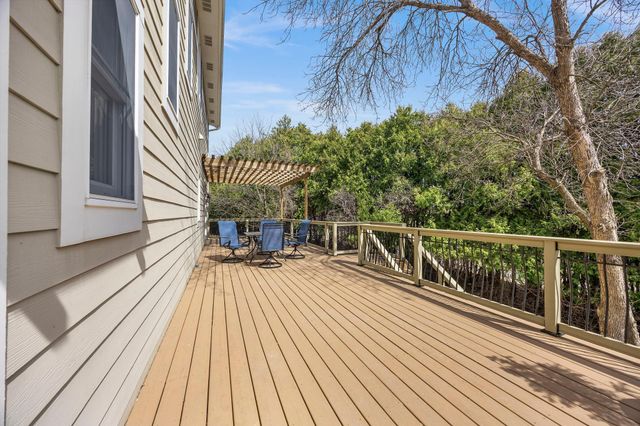 2020 Edgewood Court, Chanhassen, MN 55317