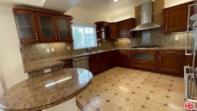 11807 DOROTHY Street 3, Los Angeles, CA 90049
