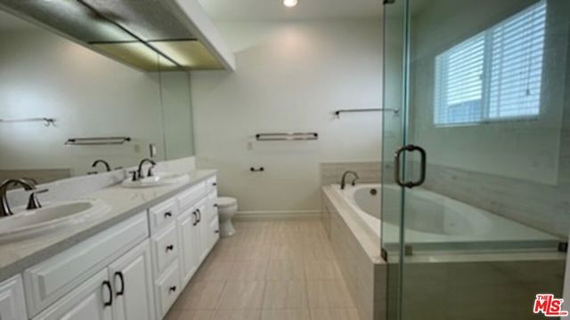 11807 DOROTHY Street 3, Los Angeles, CA 90049