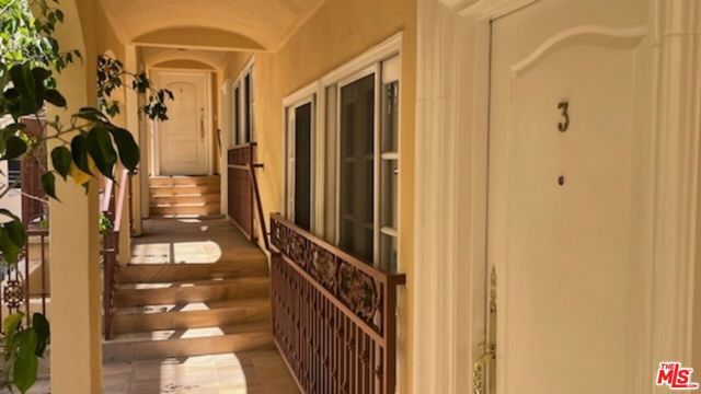 11807 DOROTHY Street 3, Los Angeles, CA 90049