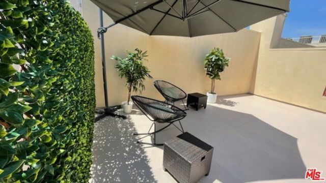 11807 DOROTHY Street 3, Los Angeles, CA 90049