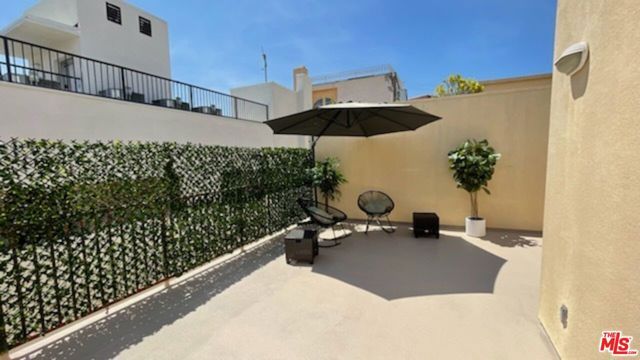 11807 DOROTHY Street 3, Los Angeles, CA 90049