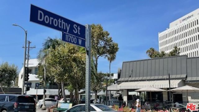 11807 DOROTHY Street 3, Los Angeles, CA 90049