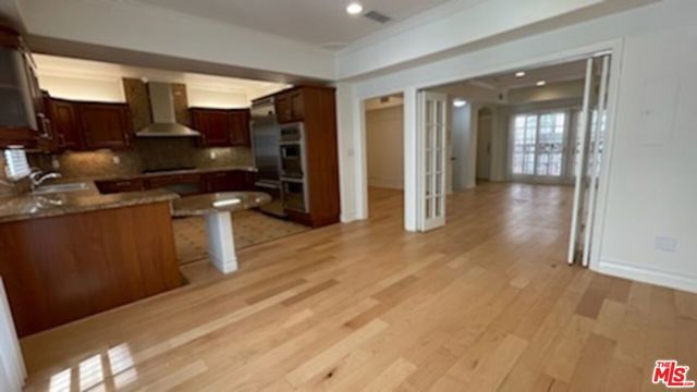 11807 DOROTHY Street 3, Los Angeles, CA 90049