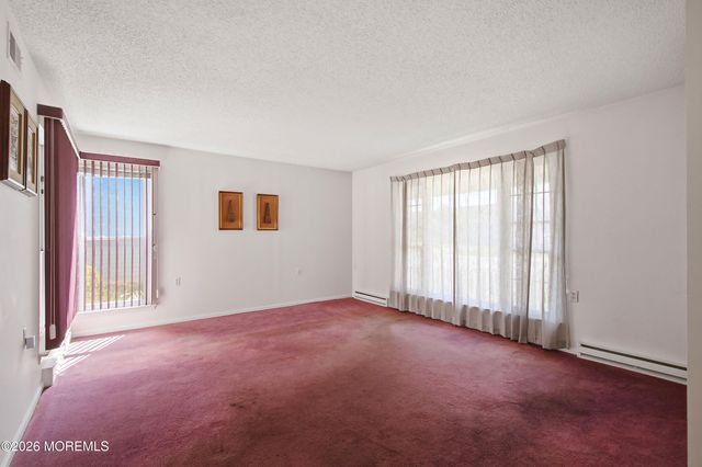 7 Greenwich Avenue, Manchester, NJ 08759