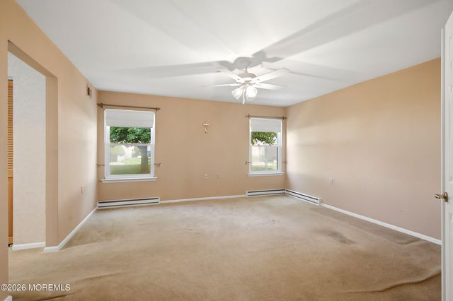7 Greenwich Avenue, Manchester, NJ 08759