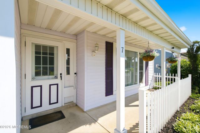 7 Greenwich Avenue, Manchester, NJ 08759