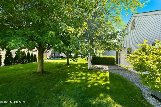7 Greenwich Avenue, Manchester, NJ 08759