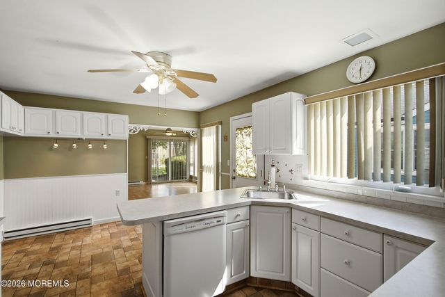 7 Greenwich Avenue, Manchester, NJ 08759