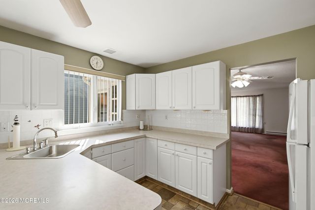 7 Greenwich Avenue, Manchester, NJ 08759