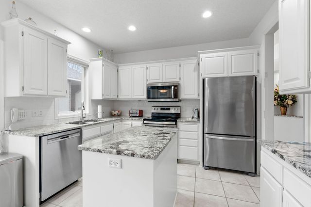 12525 42nd Avenue N, Plymouth, MN 55441