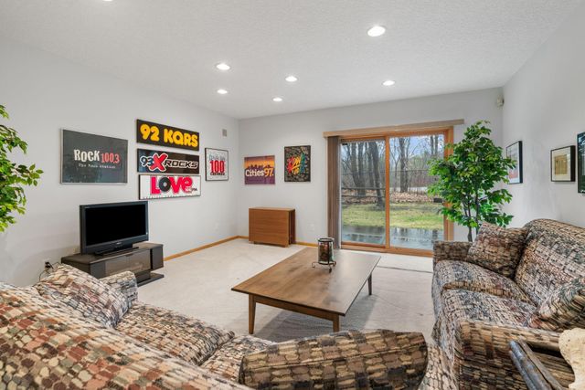 12525 42nd Avenue N, Plymouth, MN 55441