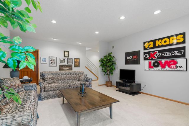 12525 42nd Avenue N, Plymouth, MN 55441