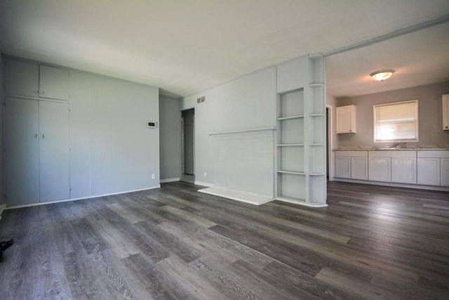 5625 N 57th STREET, Milwaukee, WI 53218