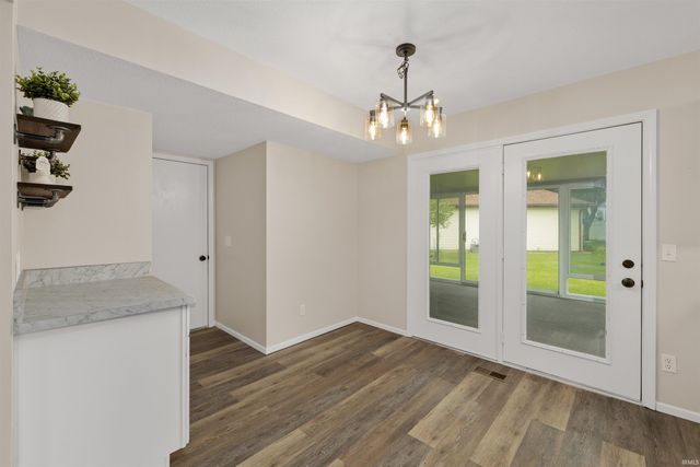 304 Morning Wind Place, Kendallville, IN 46755