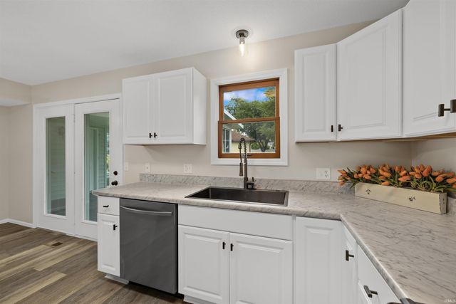 304 Morning Wind Place, Kendallville, IN 46755