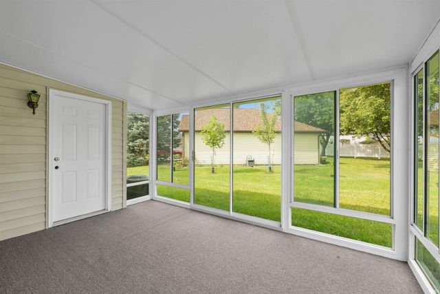 304 Morning Wind Place, Kendallville, IN 46755