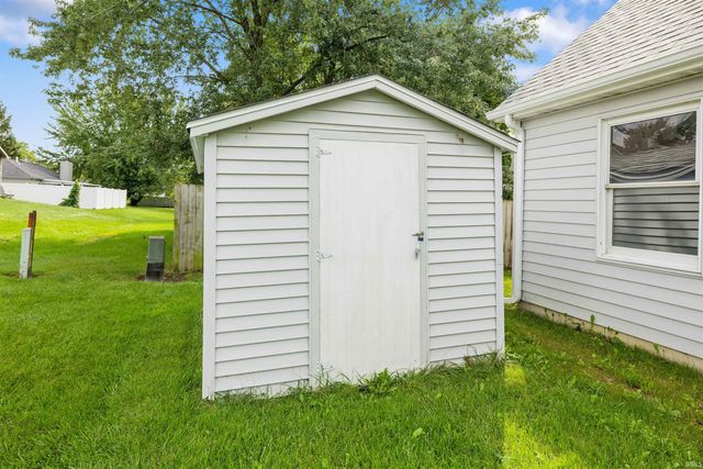 304 Morning Wind Place, Kendallville, IN 46755