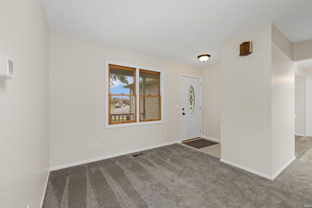 304 Morning Wind Place, Kendallville, IN 46755