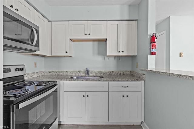 9628 10th Bay St Apt 16, Norfolk, VA 23518