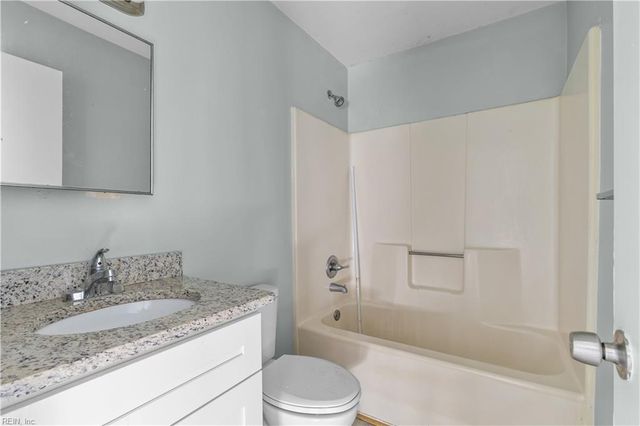 9628 10th Bay St Apt 16, Norfolk, VA 23518