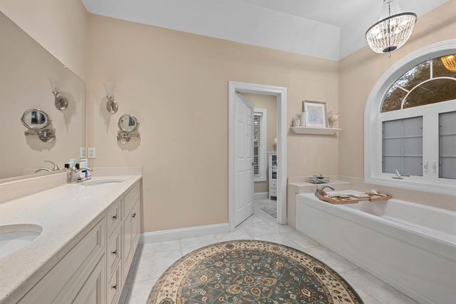 18 Sofia Way, Nottingham, NH 03290