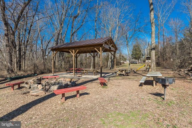 104 W AMHURST PL, Sterling, VA 20164