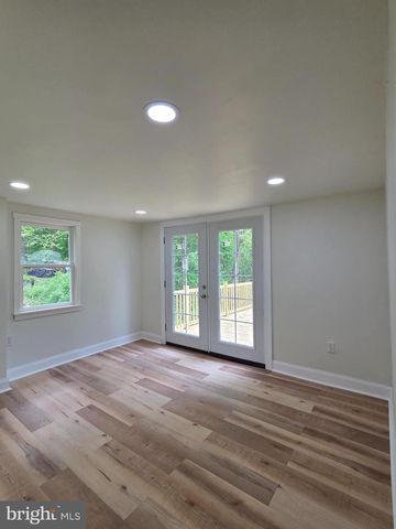 588 BLANDON RD, Fleetwood, PA 19522