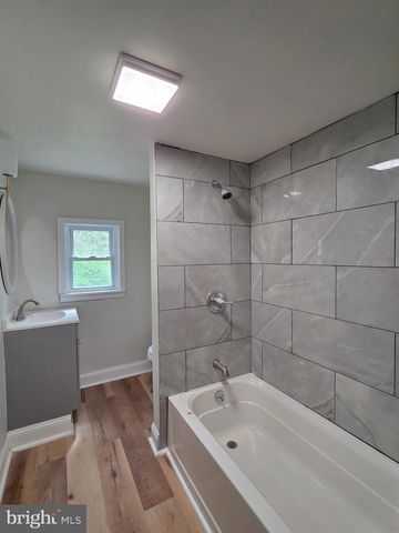 588 BLANDON RD, Fleetwood, PA 19522