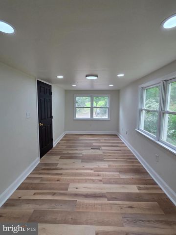 588 BLANDON RD, Fleetwood, PA 19522