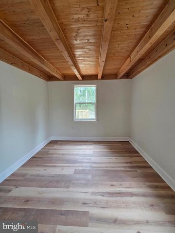 588 BLANDON RD, Fleetwood, PA 19522