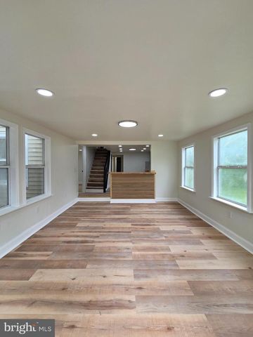 588 BLANDON RD, Fleetwood, PA 19522