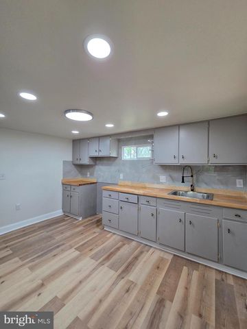 588 BLANDON RD, Fleetwood, PA 19522