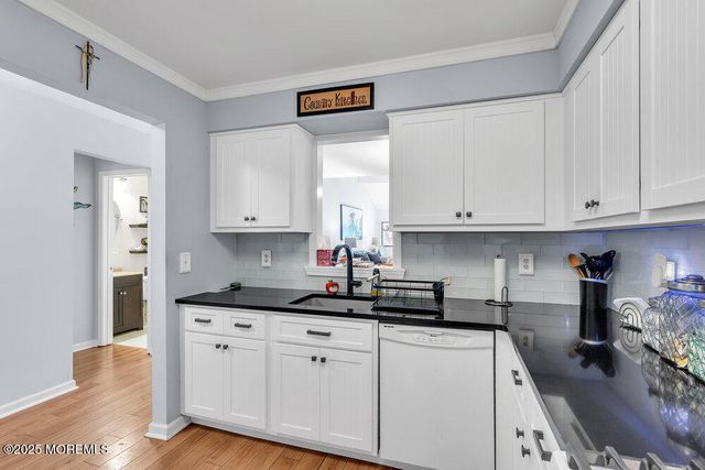 5 Cherrywood Circle 105, Brick, NJ 08724