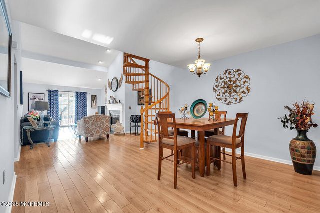 5 Cherrywood Circle 105, Brick, NJ 08724