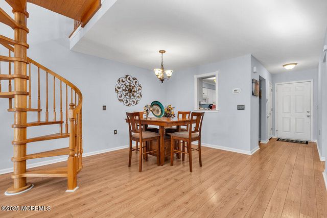 5 Cherrywood Circle 105, Brick, NJ 08724