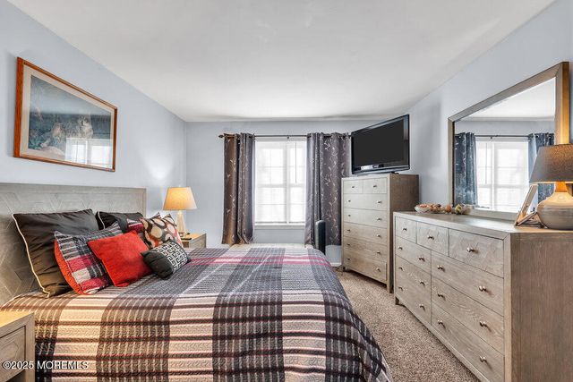 5 Cherrywood Circle 105, Brick, NJ 08724