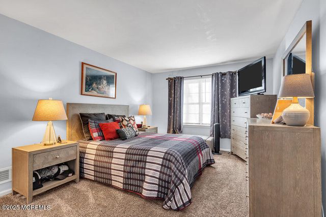 5 Cherrywood Circle 105, Brick, NJ 08724