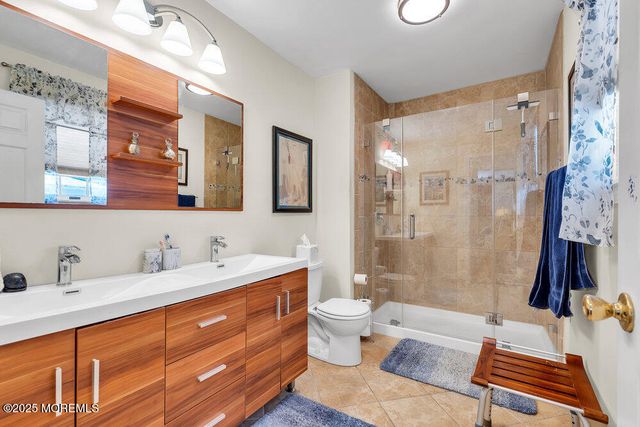 5 Cherrywood Circle 105, Brick, NJ 08724