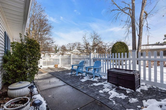 5 Cherrywood Circle 105, Brick, NJ 08724