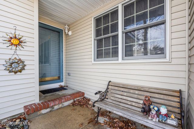 5 Cherrywood Circle 105, Brick, NJ 08724