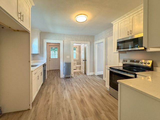 185 Leyfred Ter, Springfield, MA 01108