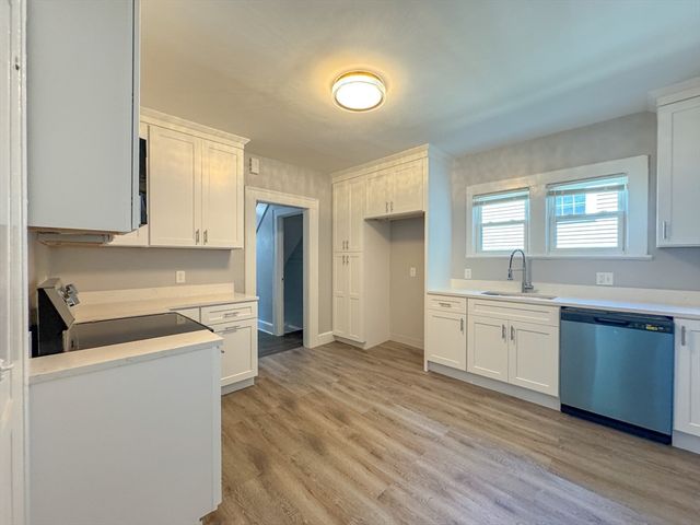 185 Leyfred Ter, Springfield, MA 01108