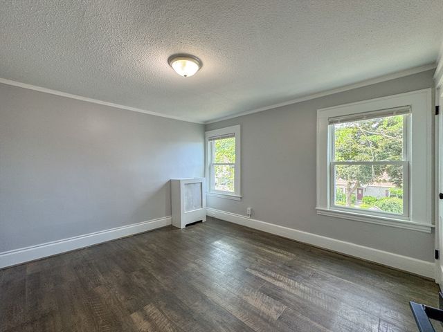 185 Leyfred Ter, Springfield, MA 01108