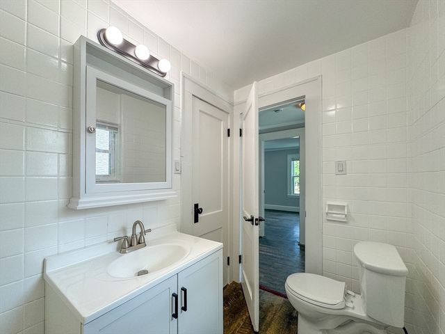 185 Leyfred Ter, Springfield, MA 01108